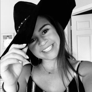 Meet your Posher, Jaclyn